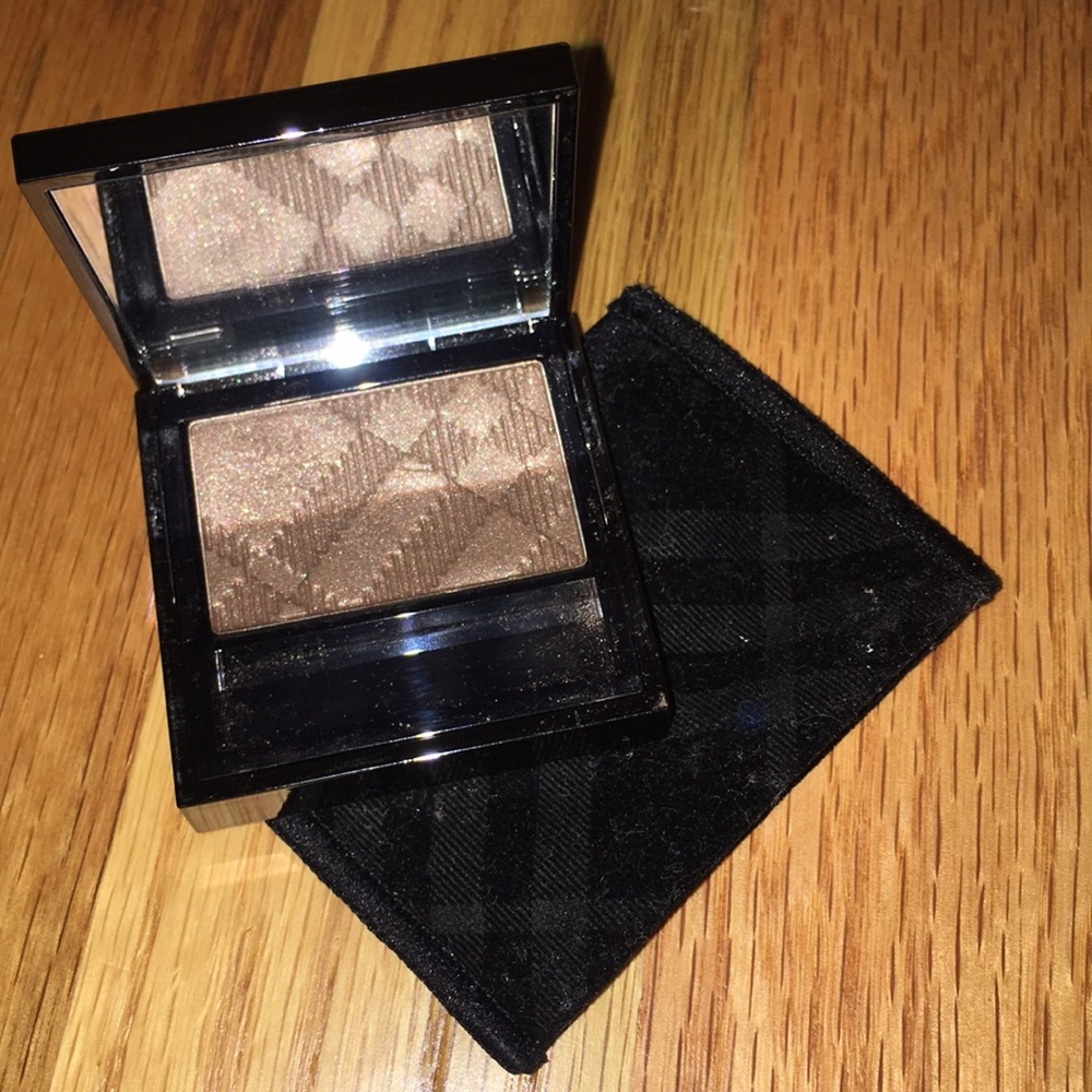 Burberry: Sheer Eyeshadow In Midnight Brown NO. 21
